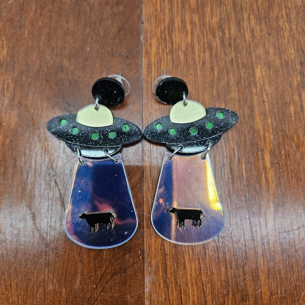 Alien Earrings Fun earrings OOTD earrings Cow Abduction Purple Blue Iridescent - Picture 2 of 7